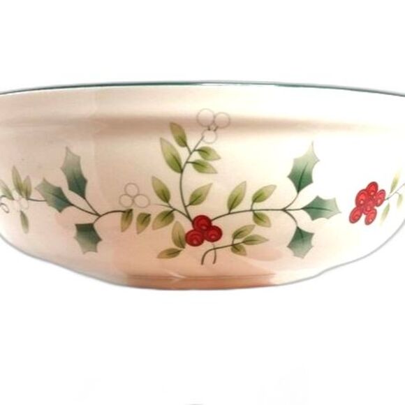 Pfaltzgraff "Merry Everything" Winterberry Christmas Bowl 7" Diameter - Picture 4 of 7